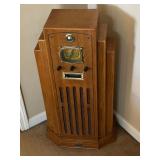 Vintage Thomas Museum Edition Collectors Floor Radio