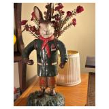 Great selection of decor including framed artwork, wall displays, lamps and mirrors. 