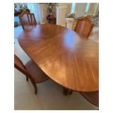 Dining Room Table w/ Six Chairs and Leaf 