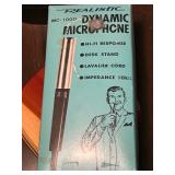 Realistic MC-1000 Dynamic Microphone 