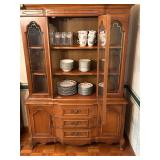 Stunning Vintage China / Curio Cabinet