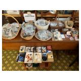 Hundreds of Pieces of Vintage Costume Jewelry 