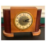 Vintage United Clock Mantel Clock 