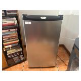 Whirlpool compact stainless steel mini f