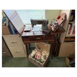 Vintage Singer Sewing Machine & Access