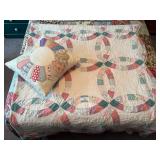 Vintage Double Wedding Ring Quilt & Pi