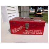 Milwaukee Heavy-Duty Tool Box