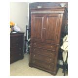 Dresser cabinet