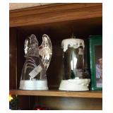 Figurative snow globes 