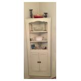 Corner cabinet