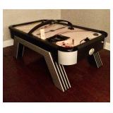 Air hockey table