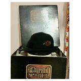 Men’s hat and hatbox