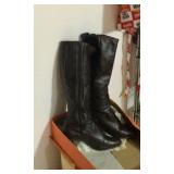 Lady’s boots, brown leather