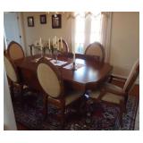 Dining table with 6 chairs and 2 leaves
