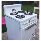 Apartment stove