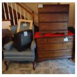 chest of drawers
