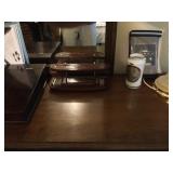 Dresser valet stand