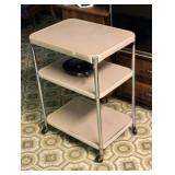 Rolling cart with plugs