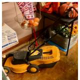 Electric lawnmower