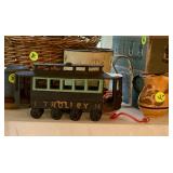Trolly car iron toy
