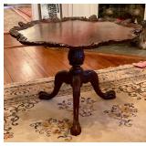 Pie crust table