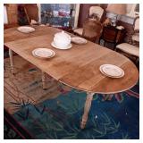 Dining table with 2 leaves