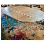 Dining table with 1 leaf