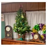 Clocks, decorated vintage tree