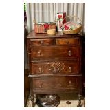 Chest of drawers
