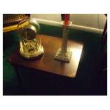 table & clock 