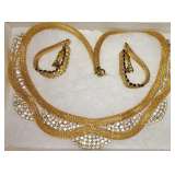 Vintage Gold Tone Necklace with Clip Earrings 