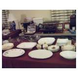 Very nice selection of kitchenware