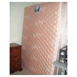 Sealy gently firm Queen Matt & Box