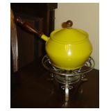 Fondue pot