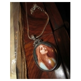 Elizabeth Siddal Lavalier 