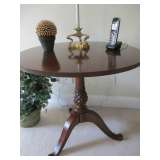 ROUND BRITISH COLONIAL ACCENT TABLE