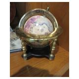 DECORATIVE CRAFTS LACQUERED GLOBE