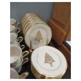 LENOX HOLIDAY ETERNAL CHRISTMAS 17 PLATES