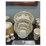 LENOX HOLIDAY COLLECTION  4PC PLACE SETTING, DINNER PLATE, SALAD PLATE, BREAD AND BUTTER AND  MUG.  