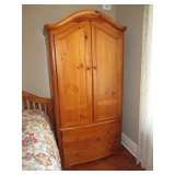 DOUBLE DOOR ARDMOIRE
