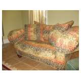 OVERSIZED CHAIR WITH LOOSE CUSHION BACK