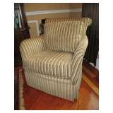 GWEN SWIVEL CHAIR