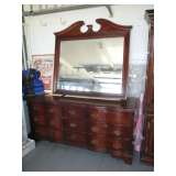DRESSER