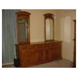 Large Dresser w/2 Mirrors
