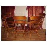 Dining Table w/2 Arm Chairs & 3 Side Chairs