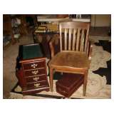 Side Table w/Magazine Rack