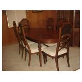 Dining Table w/2 Leaves & 6 Chairs
