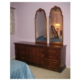 Large Dresser w/2 Mirrors
