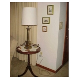 Round Lamp Table & Nice Lamp