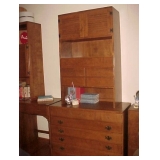 Ethan Allen Dresser w/Top Shelf